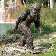 Design Toscano Bigfoot, the Garden Yeti Statue: Large DB383049